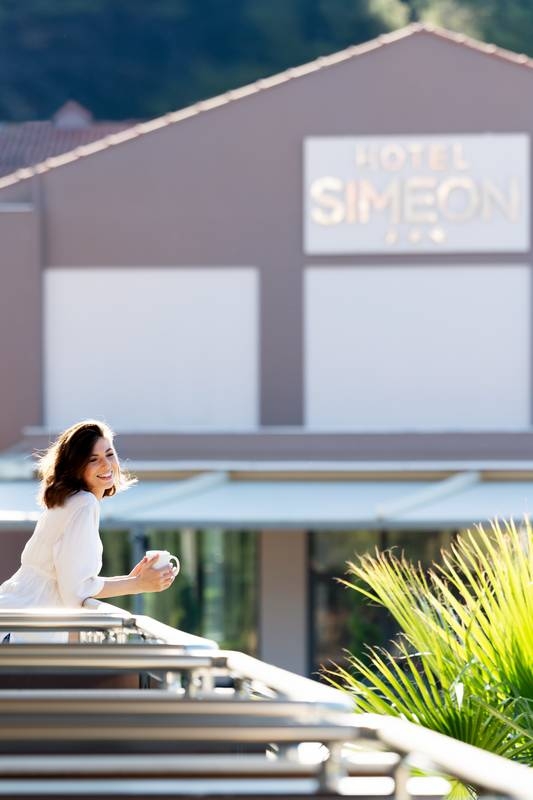 11.stories Simeon Hotel